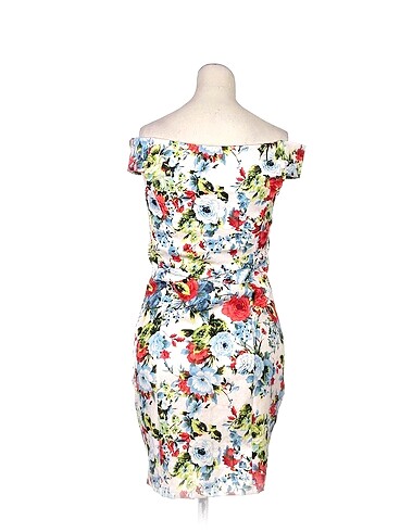s Beden PreLoved Kısa Elbise %70 İndirimli.