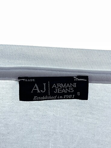 s Beden beyaz Renk Armani Jeans Bluz %70 İndirimli.