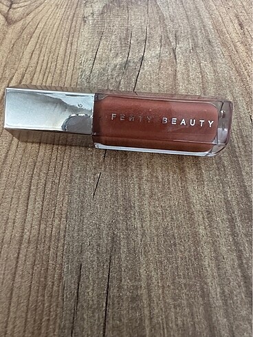 Fenty lipgloss