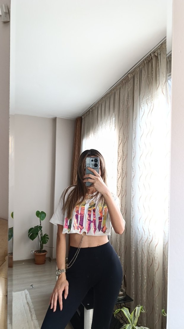 Kadın crop - Görsel 3