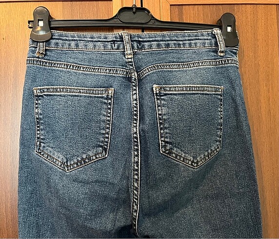 38 Beden mavi Renk Trendyol Yüksek Bel Mavi Renk Jeans