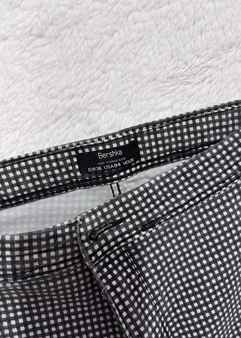 Siyah Beyaz Kareli Düğmeli Kadın Pantolon - Görsel 2