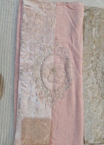 Dantel ve kadife detaylı 4 lü Hediyelik havlu set - Görsel 2