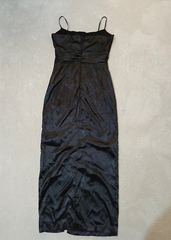 Siyah Drapeli İnce Askılı Midi saten elbise. - Görsel 2