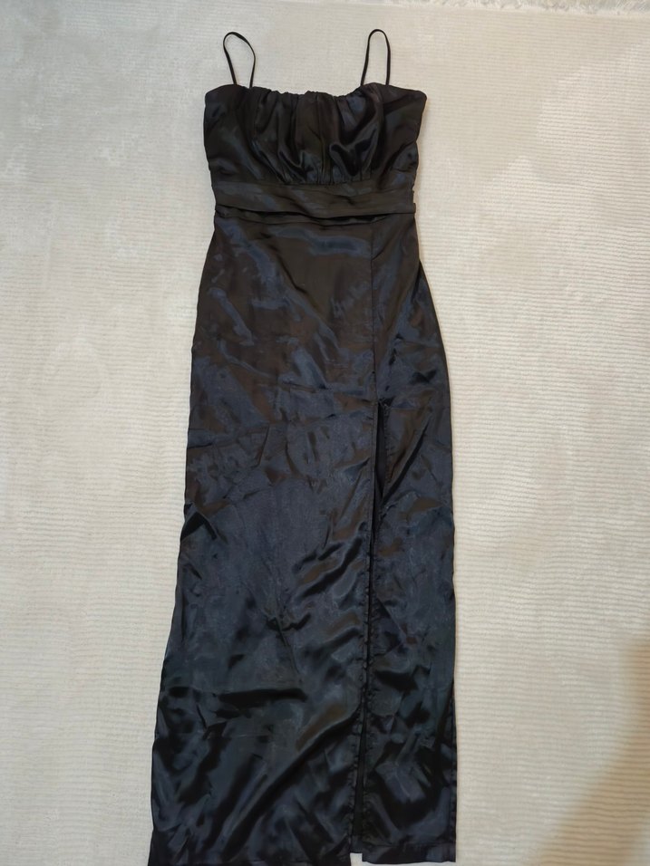 Siyah Drapeli İnce Askılı Midi saten elbise. - Görsel 3