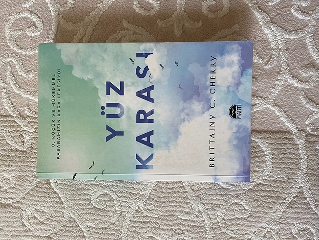 Yüz Karası- Brittainy .C. Cherry