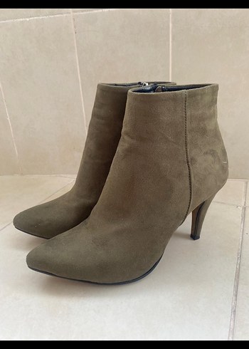 Sivri Burunlu Süet Topuklu Bot - Görsel 2