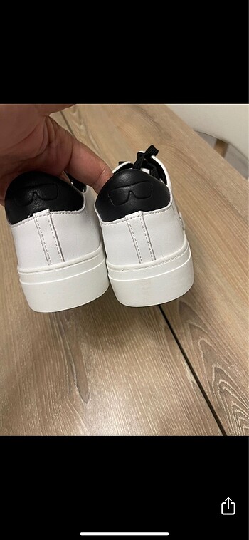 38 Beden Karl Lagerfeld
