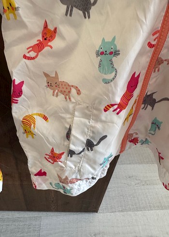 Kız Çocuk Kapüşonlu Baskılı Yağmurluk - Görsel 2