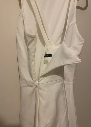 Beyaz, Yüksek Yakalı, Kolsuz Midi Elbise - Görsel 3