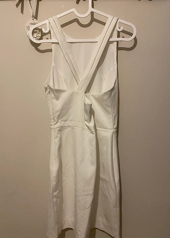 Beyaz, Yüksek Yakalı, Kolsuz Midi Elbise - Görsel 2