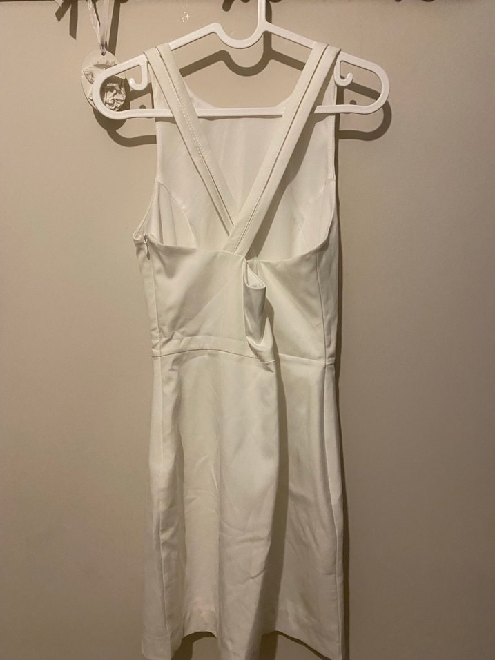 Beyaz, Yüksek Yakalı, Kolsuz Midi Elbise - Görsel 2