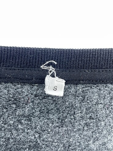 s Beden siyah Renk PreLoved Sweatshirt %70 İndirimli.