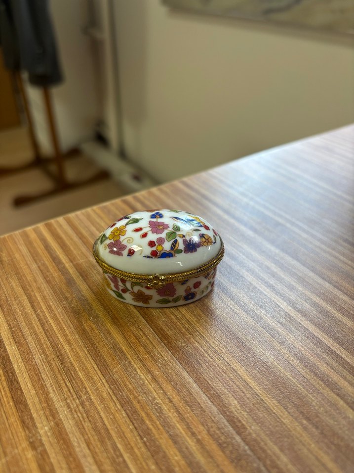 Çiçek Desenli Beyaz porselen Kutu - Görsel 2