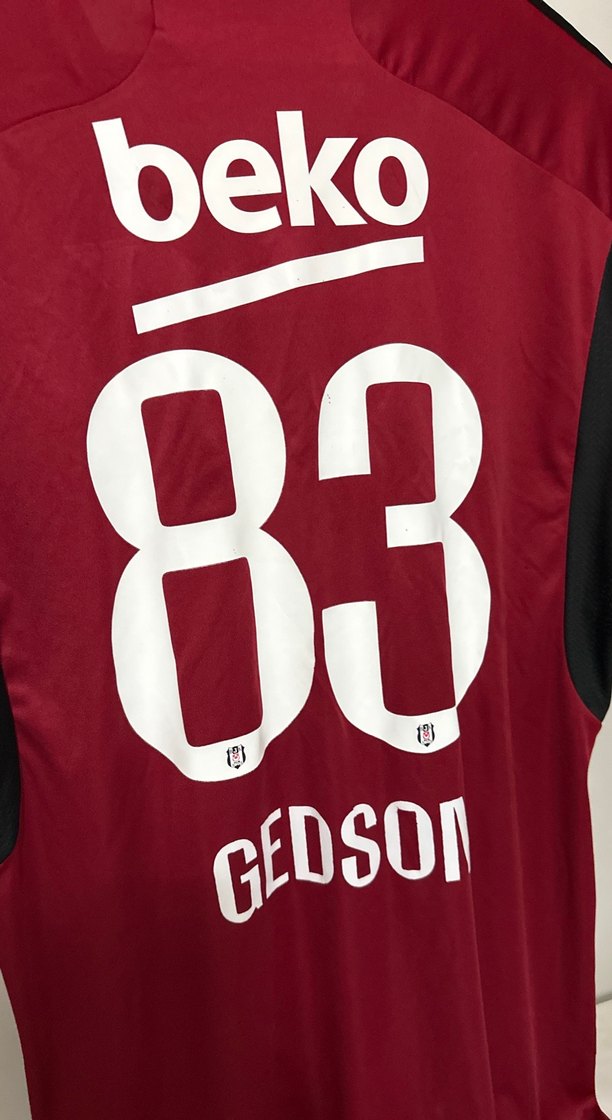 Gedsonun Konyaspor maçında giydiği tüm takım imzalı forma - Görsel 3
