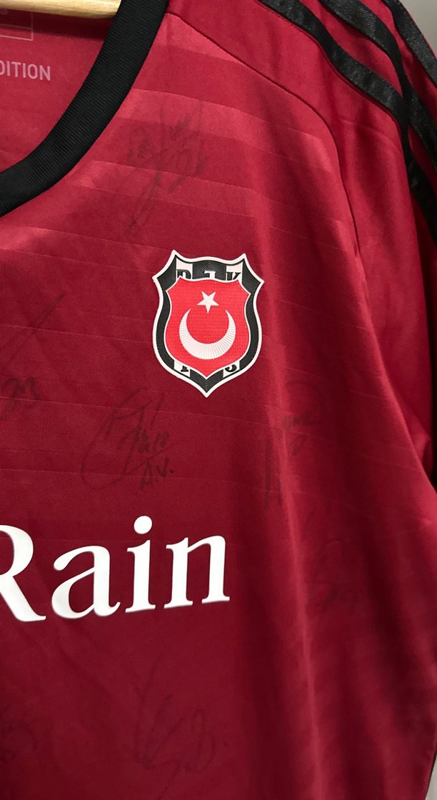 Gedsonun Konyaspor maçında giydiği tüm takım imzalı forma - Görsel 2