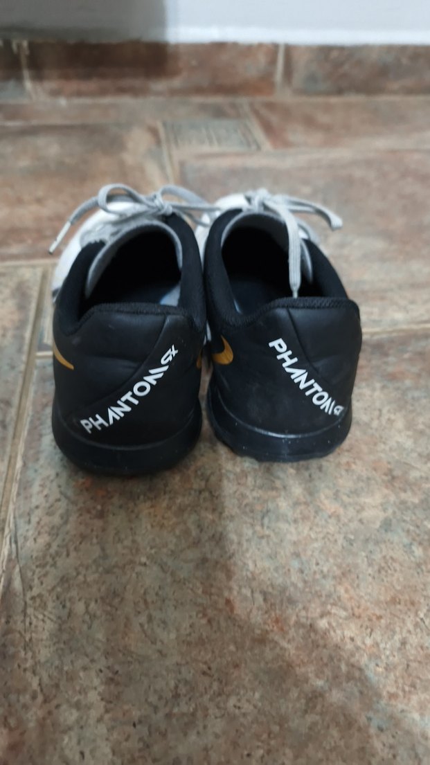 Nike phantom  Bağcıklı halı saha Ayakkabısı 38.5 - Görsel 3