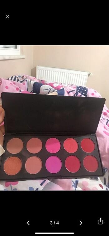 BCBG Max & Cleo bhcosmetics 10 color blush palette