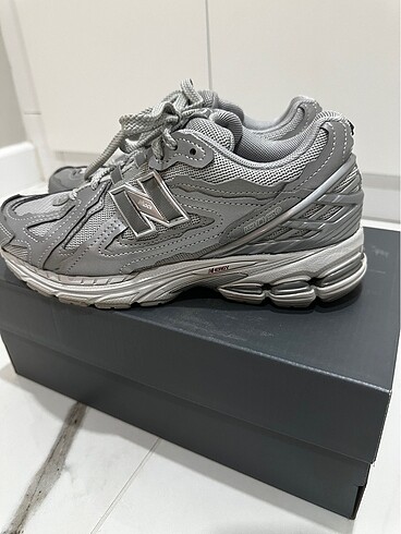 New balance 1906