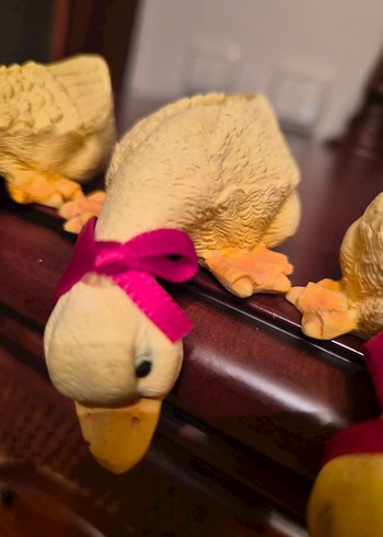 Pembe Kurdela Detaylı Dekoratif Ördek Figürleri - Görsel 3