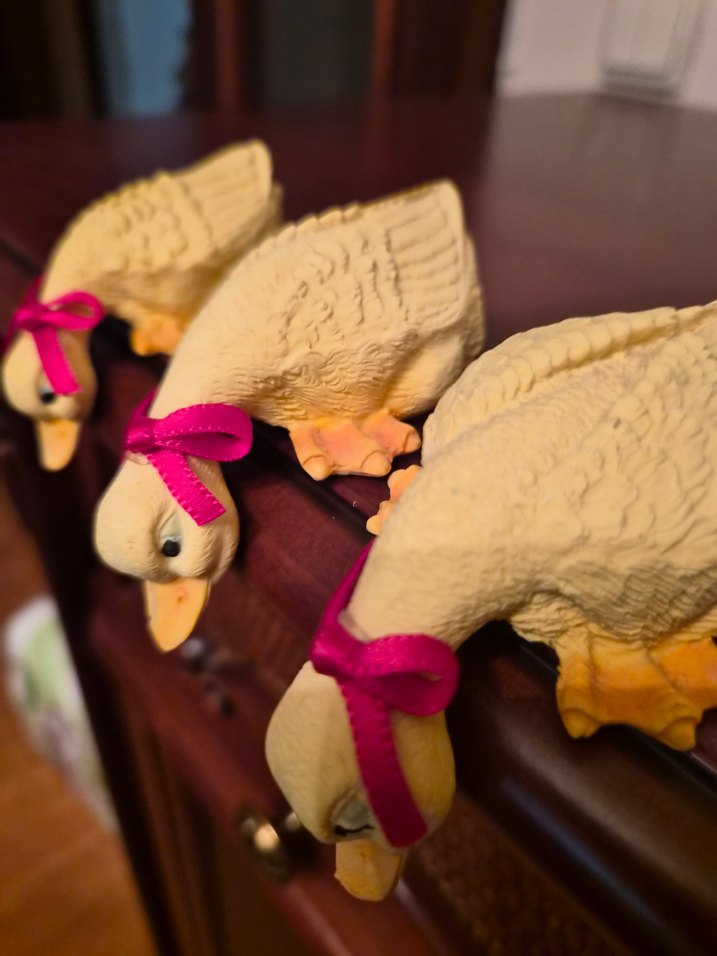 Pembe Kurdela Detaylı Dekoratif Ördek Figürleri - Görsel 5