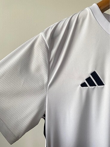 l Beden beyaz Renk Adidas Aeroredy Tişört