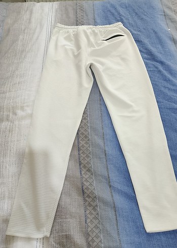 Nike Beyaz Fermuarlı Regular Fit Eşofman Altı