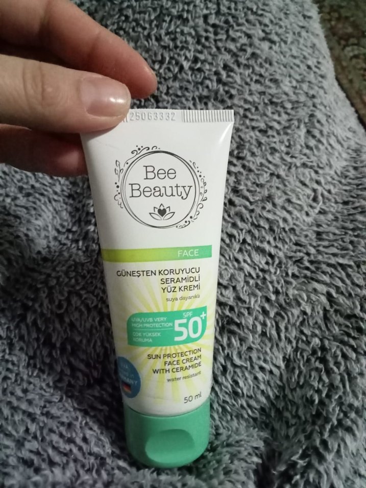Bee Beauty Seramidli Güneş Koruyucu Yüz Kremi 50ml - Görsel 2
