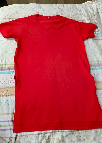 Kırmızı V Yaka Kısa Kollu T-shirt