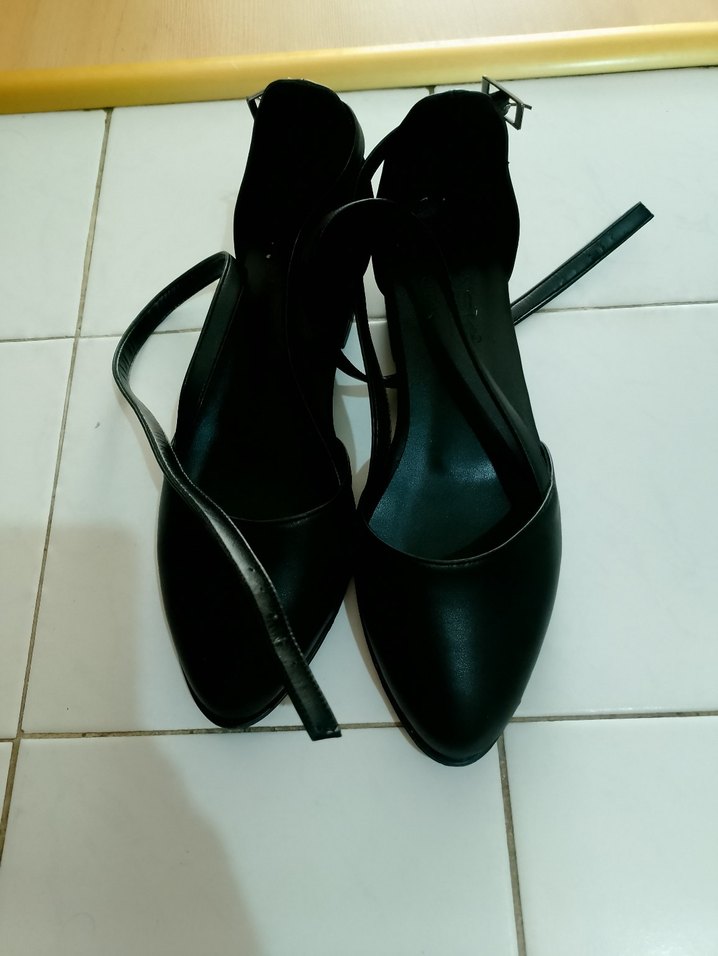 Siyah Bantlı İnce Topuklu Kadın Ayakkabı - Görsel 3