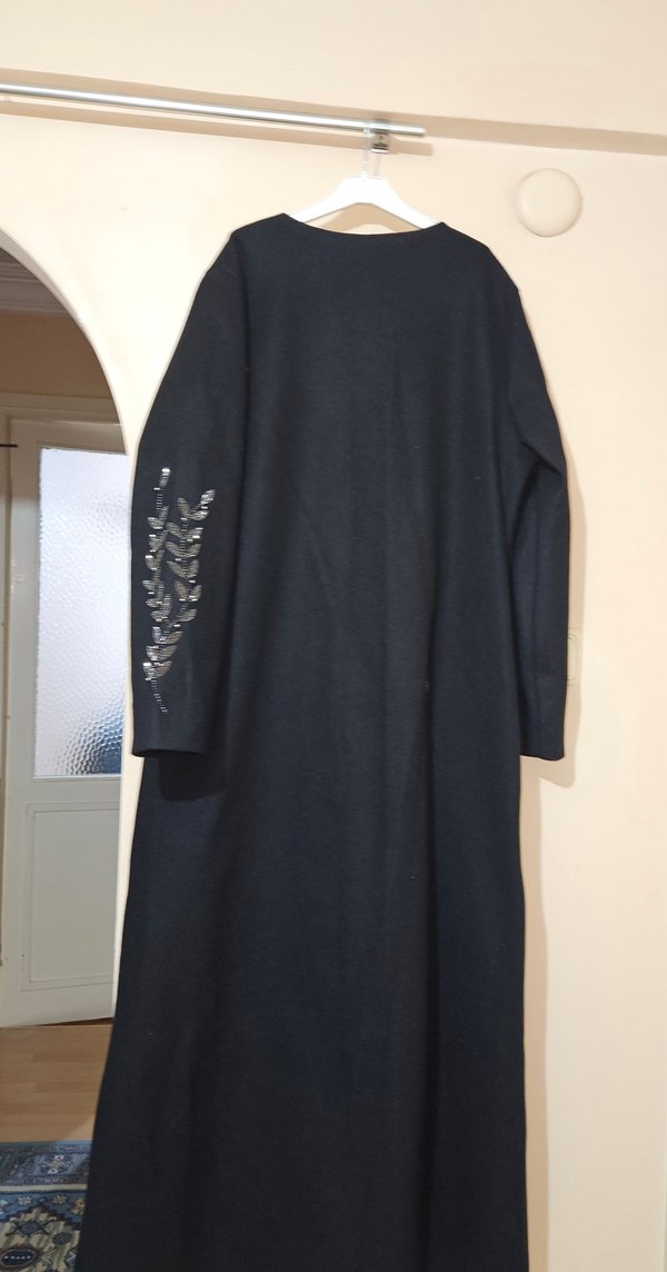 Nakış Detaylı Siyah Uzun Kadın Kaban - Görsel 4