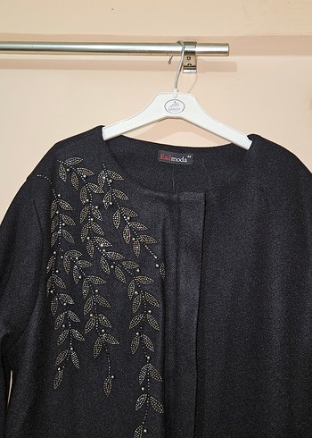 Nakışlı Siyah Uzun Kadın Kaban - Görsel 4