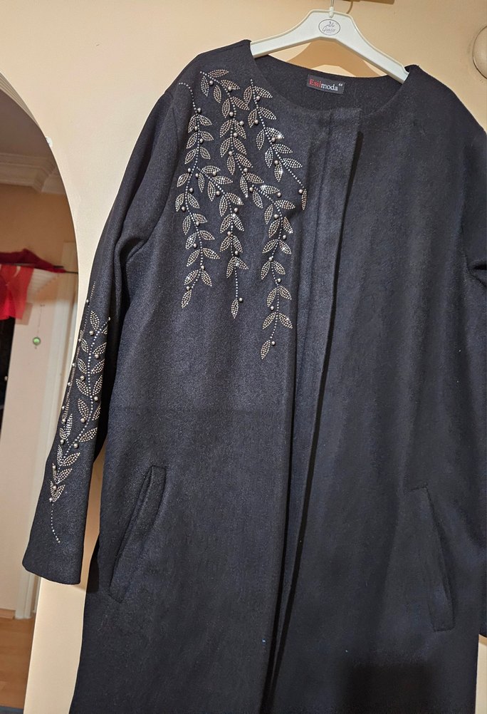 Nakışlı Siyah Uzun Kadın Kaban - Görsel 2