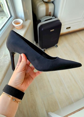 Stradivarius Siyah Stiletto Topuklu Kadın Ayakkabı