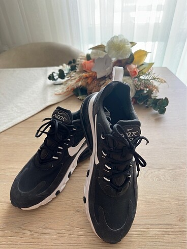NİKE AİRMAX 270