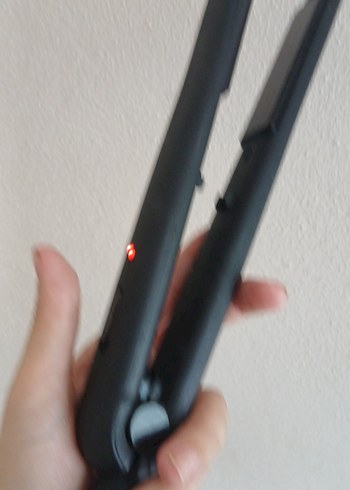 Siyah Saç Düzleştirici - Görsel 9