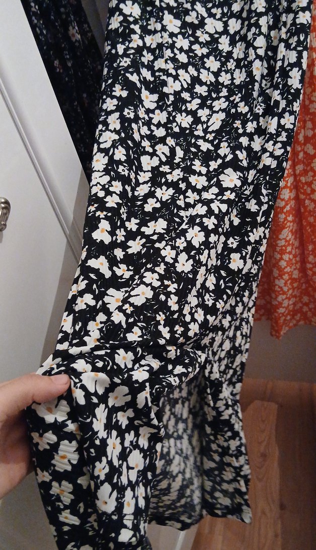 Çiçek Desenli Askılı Midi Elbise - Görsel 4