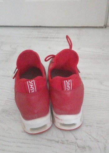 Kırmızı Bağcıklı Kadın Spor Ayakkabı - Görsel 3