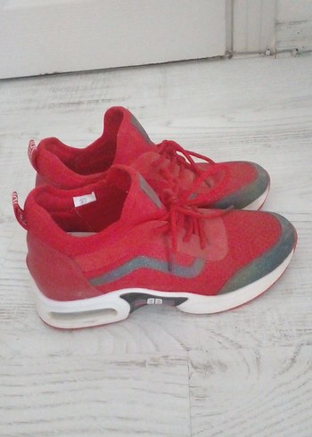 Kırmızı Bağcıklı Kadın Spor Ayakkabı - Görsel 2