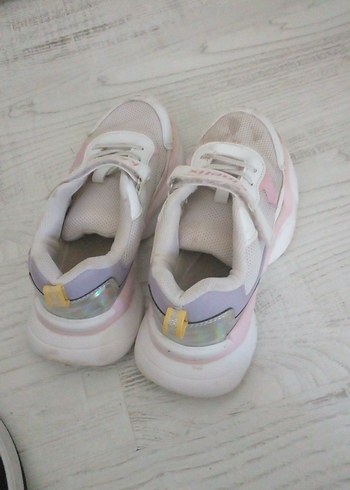 Kız Çocuk Pembe Bağcıklı ve Cırt Cırtlı Spor Ayakkabı - Görsel 2