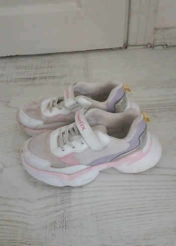 Kız Çocuk Pembe Bağcıklı ve Cırt Cırtlı Spor Ayakkabı - Görsel 4