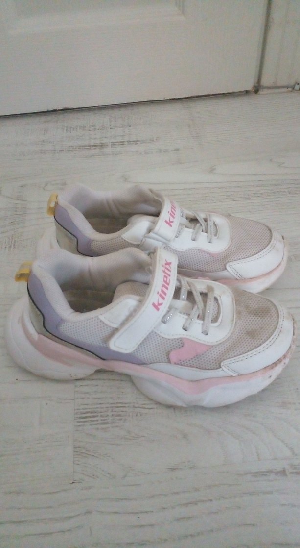 Kız Çocuk Pembe Bağcıklı ve Cırt Cırtlı Spor Ayakkabı - Görsel 3