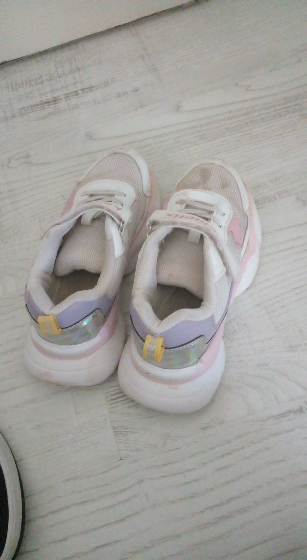 Kız Çocuk Pembe Bağcıklı ve Cırt Cırtlı Spor Ayakkabı - Görsel 2