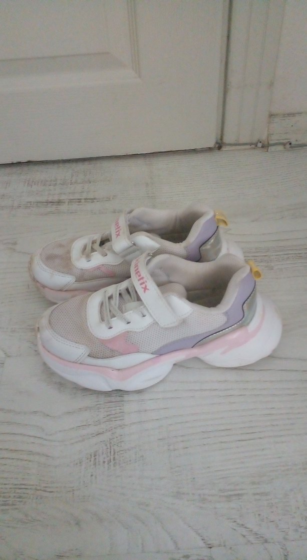 Kız Çocuk Pembe Bağcıklı ve Cırt Cırtlı Spor Ayakkabı - Görsel 4