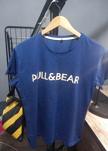 Pull and Bear Tshirt (m) unisex 
