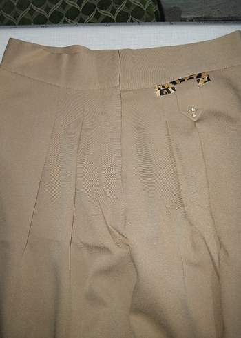 Bej Düğmeli Kadın Kumaş Pantolon