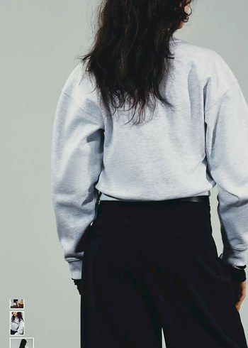 Gri Crop Sweatshirt, Uzun Kollu, Salaş Kesim - Görsel 3