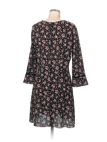 38 Beden H&M Kısa Elbise %70 İndirimli.