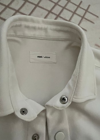 Mavi Düğmeli Beyaz Kısa Kollu Erkek Gömlek - Görsel 2