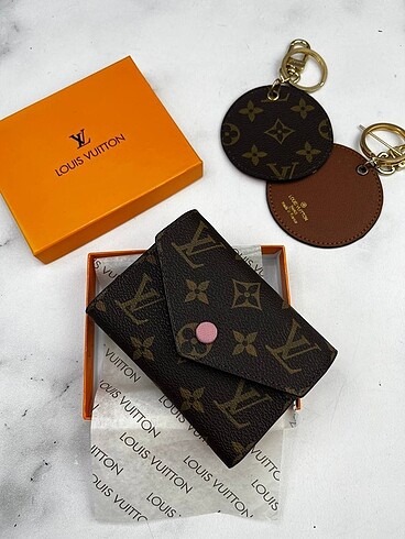 LOUIS VUITTON VICTORINE